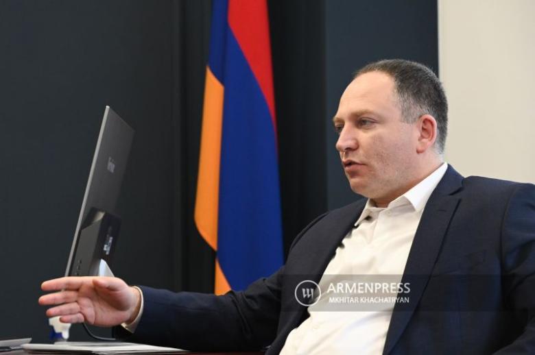 Img default alt hy
