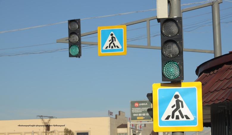 Img default alt hy