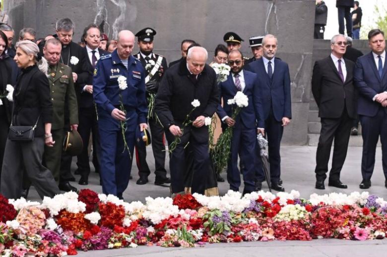 Img default alt hy